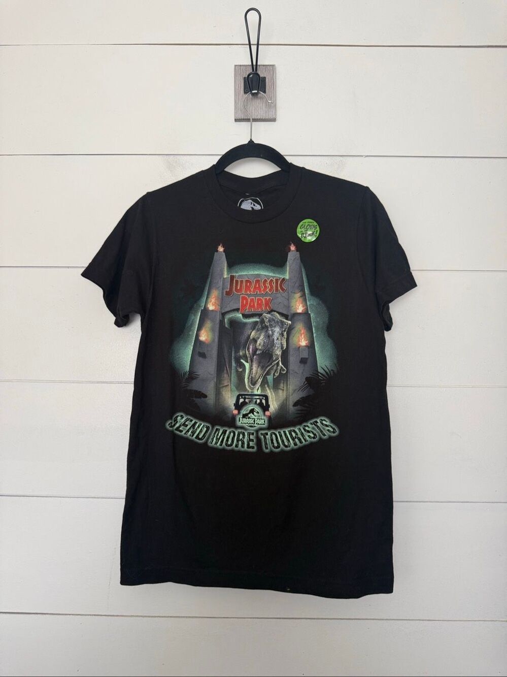 Universal Studios Women’s Small Black Send More Tourists Glow Tee New